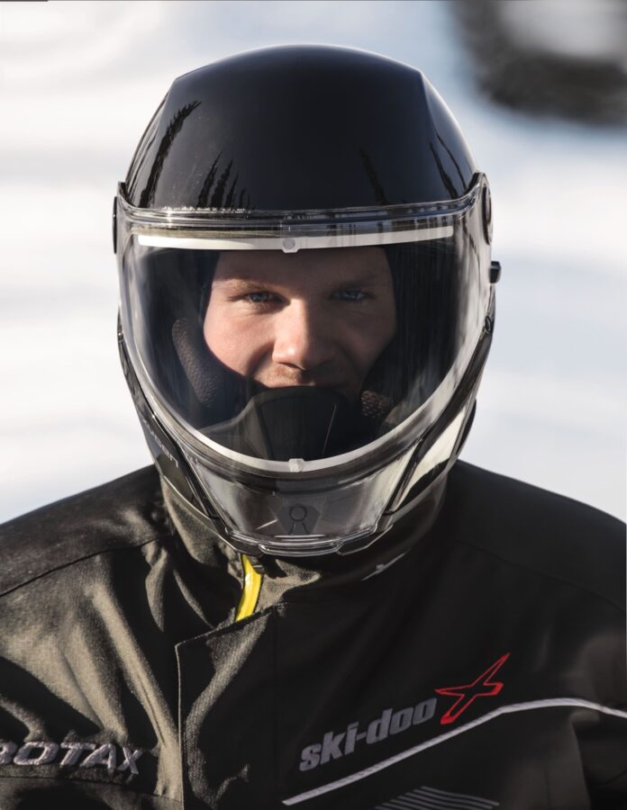 Rev Up Excitement: The Ultimate Ski-Doo Oxygen Snowmobile Review!