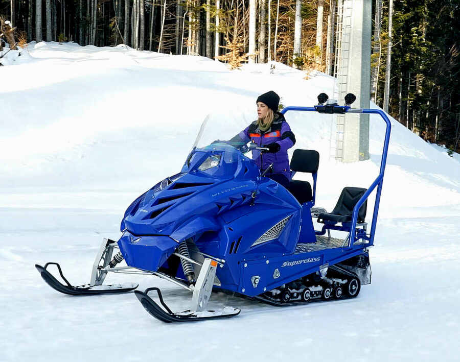 best-snowmobile-for-deep-snow